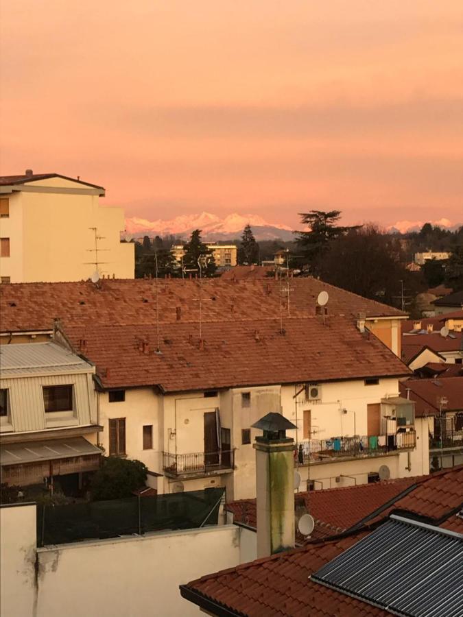 Ferienwohnung Bilocale In Centro - 10Km Da Malpensa Gallarate Exterior foto
