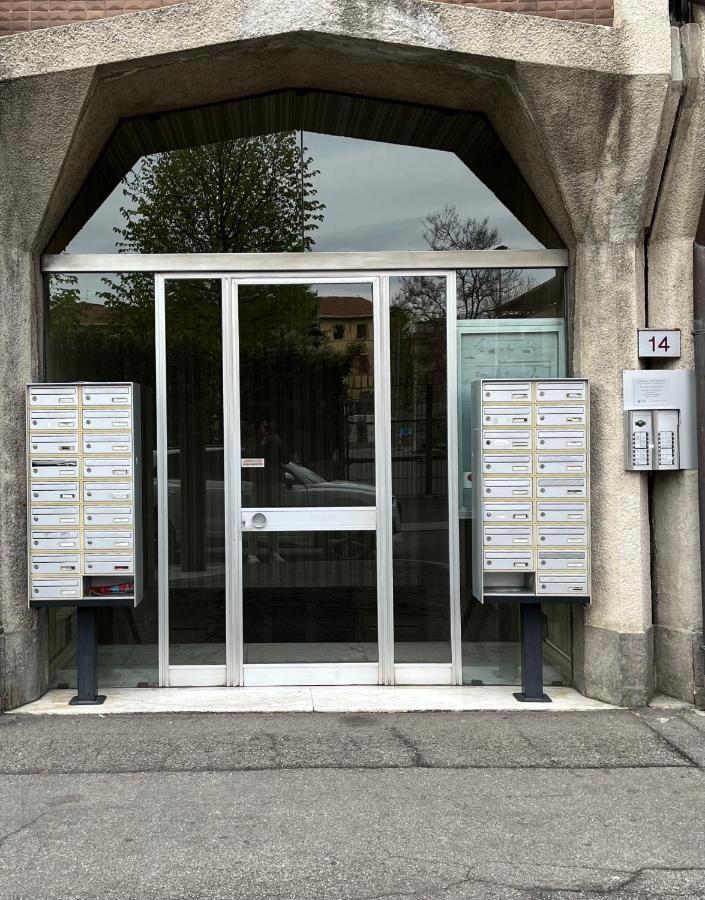Ferienwohnung Bilocale In Centro - 10Km Da Malpensa Gallarate Exterior foto